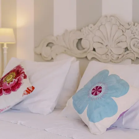 Mary ベッド・アンド・ブレックファスト 4*