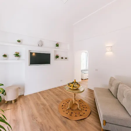 Mary Bed & Breakfast 4*