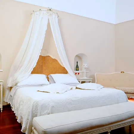 Mary 4* Positano