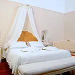 Mary 4* Positano