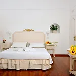 Mary 4* Positano