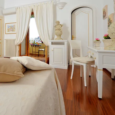 Mary 4* Positano