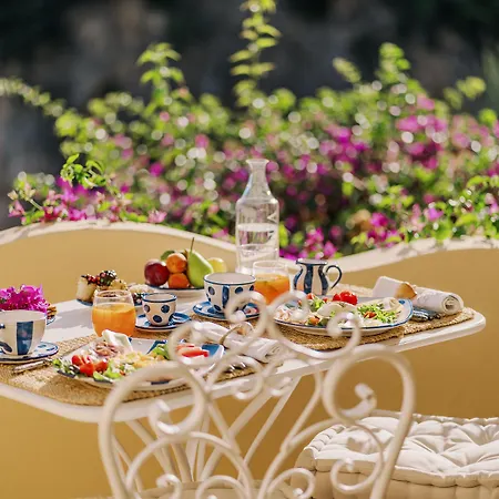Mary 4* Positano
